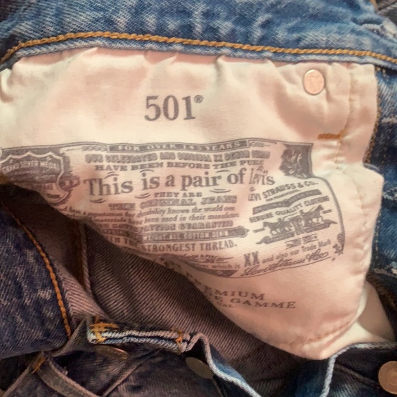 Levi’s shorts - Picture 2 of 4